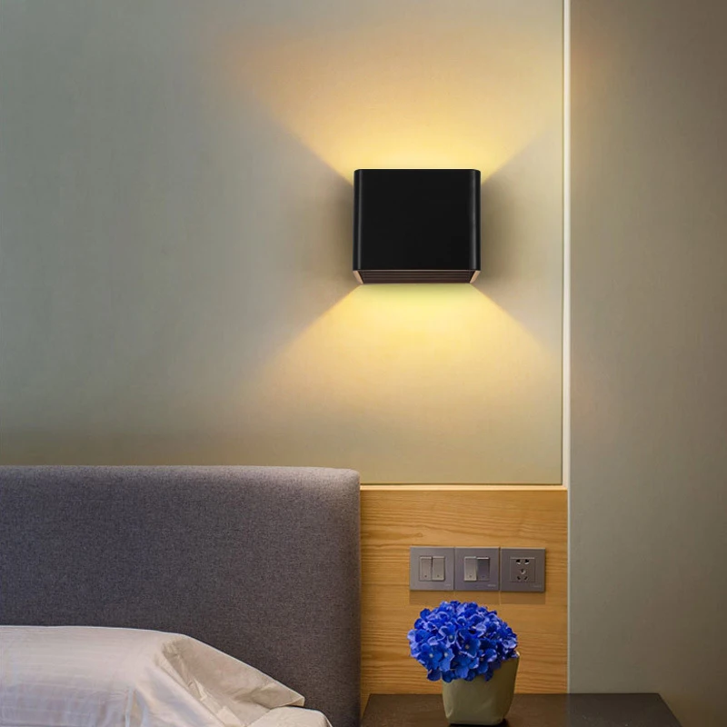 Applique da parete a LED ricaricabile USB sensore di induzione umana lampada  da parete senza fili senza fili luce notturna per corridoio camera da letto  comodino