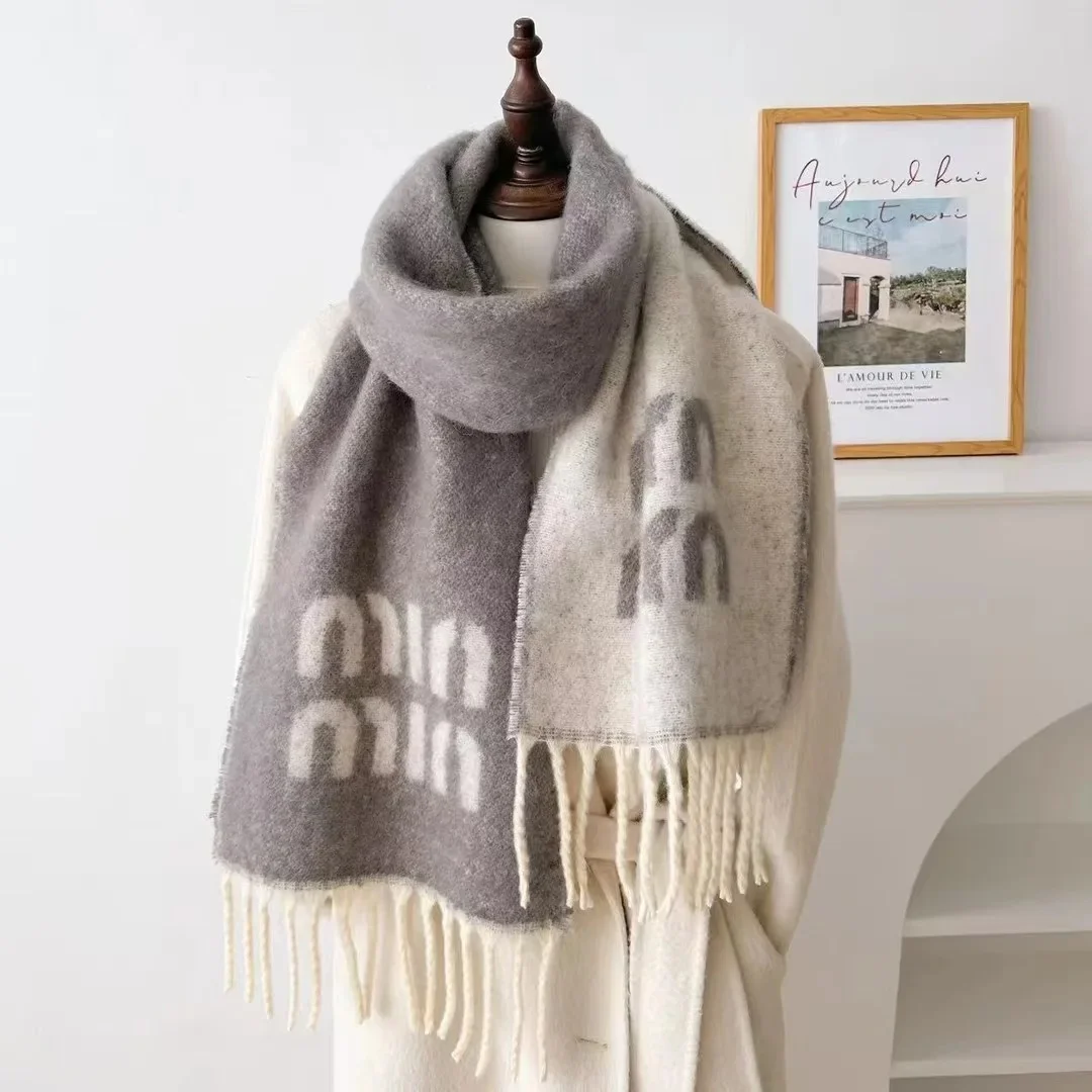 Wool scarf Gray