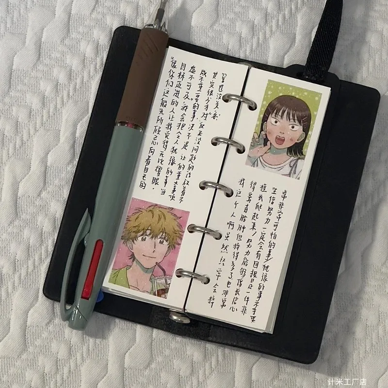 Mini taccuino nero con pagine interne vuote e uso in morbida pelle come design portatile di un libro tascabile adatto per tutti i studenti - immagine 2