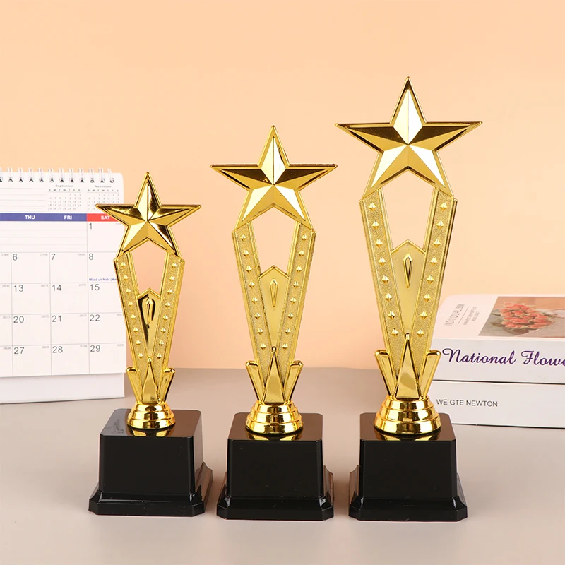 Plastic Trophy Toys 1Pcs Children Award Trophy Toys Plastic Star Trophies For Kids Competition Reward Prize Parties Favors Gifts