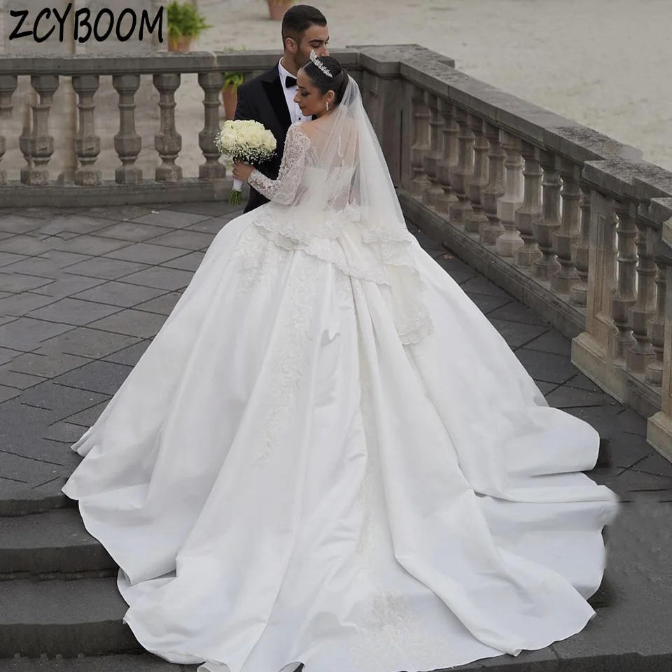 

Luxury O-Neck Beaded Lace Appliques Long Sleeves White Wedding Dress 2024 Ball Gown Floor Length Sweep Train Lace Up Bridal Gown