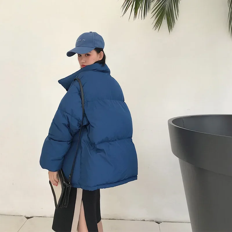 Рисунок 4 - Женская зимняя однотонная куртка с воротником