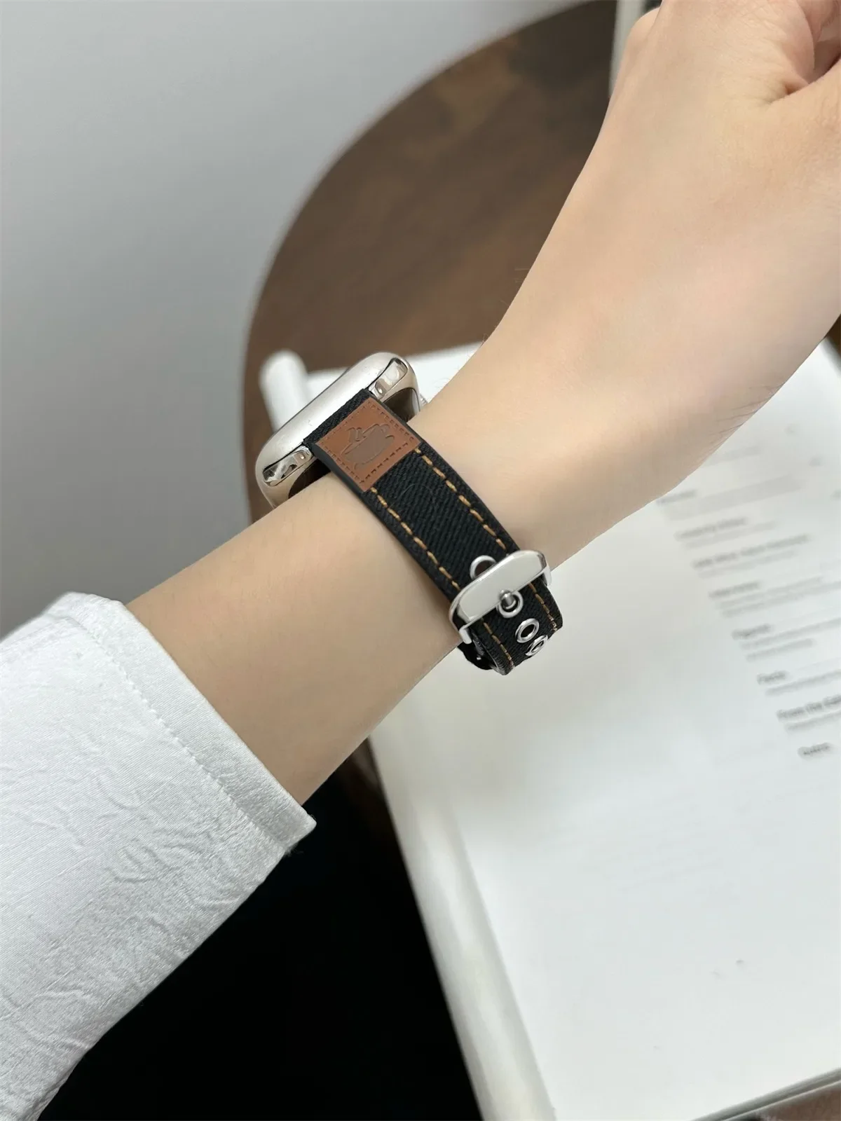 Bracelet de montre pour iWatch 42/44/45/46/49 mm 38/40/41 mm Bracelet de montre tendance en cuir PU pour montres de la série Ultra2 Série 10/9/8/7/6/5/4/3/2/1_voghion.com