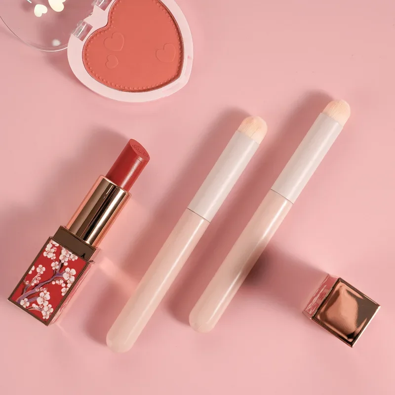 

Lip Lipstick Brush Smudge Dye Round Head Concealer Lip Makeup Brush Professional Portable Concealer Practical