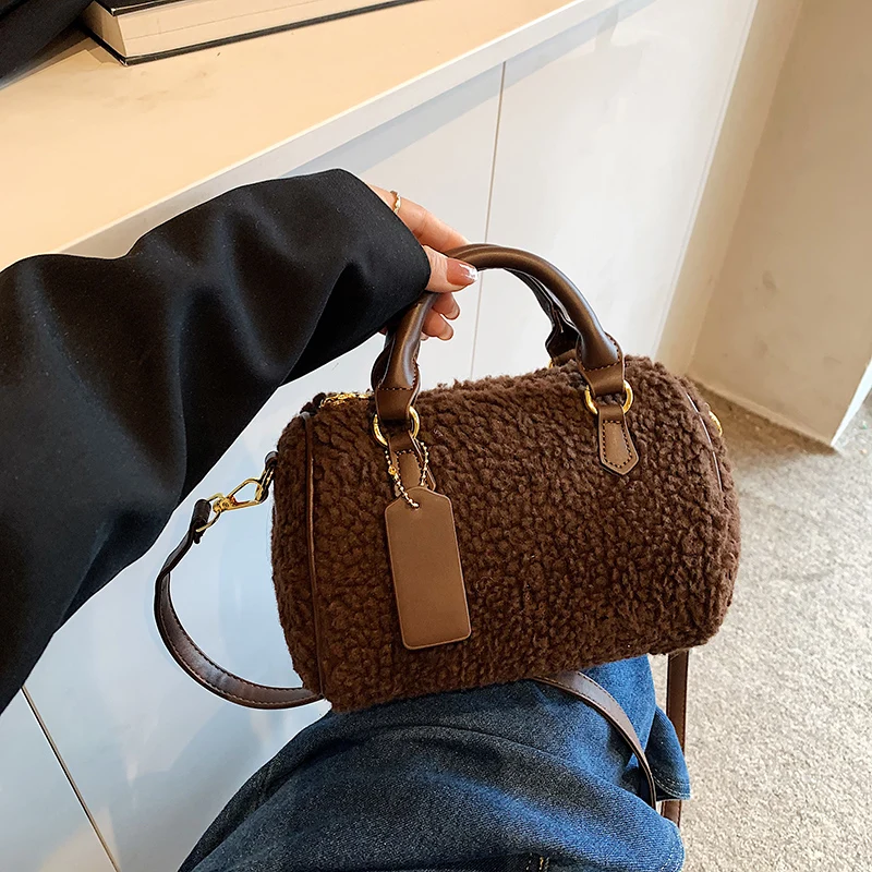 Beige Kunstfell-Handtasche 2024, Winter-Damentasche, warm, flauschig, Lammwolle, Umhängetasche, Dame, vielseitig, kleine Umhängetasche, Kaffee – Detail 7