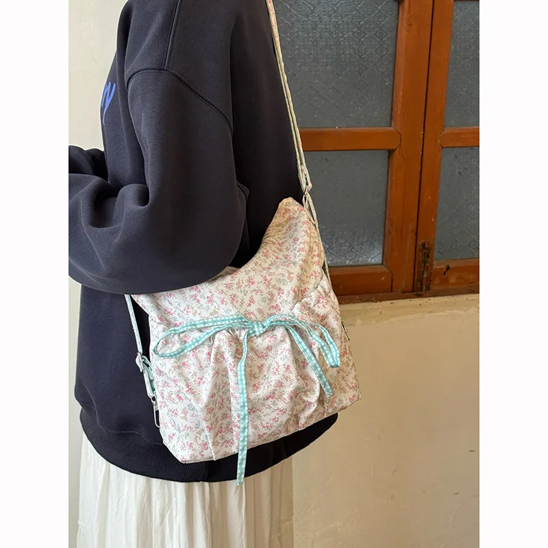 Pink Floral Bow Backpack For Women 2025 New Korean Style Large Capacity Pleated Shoulder Bag, Commuting Bucket Bag
