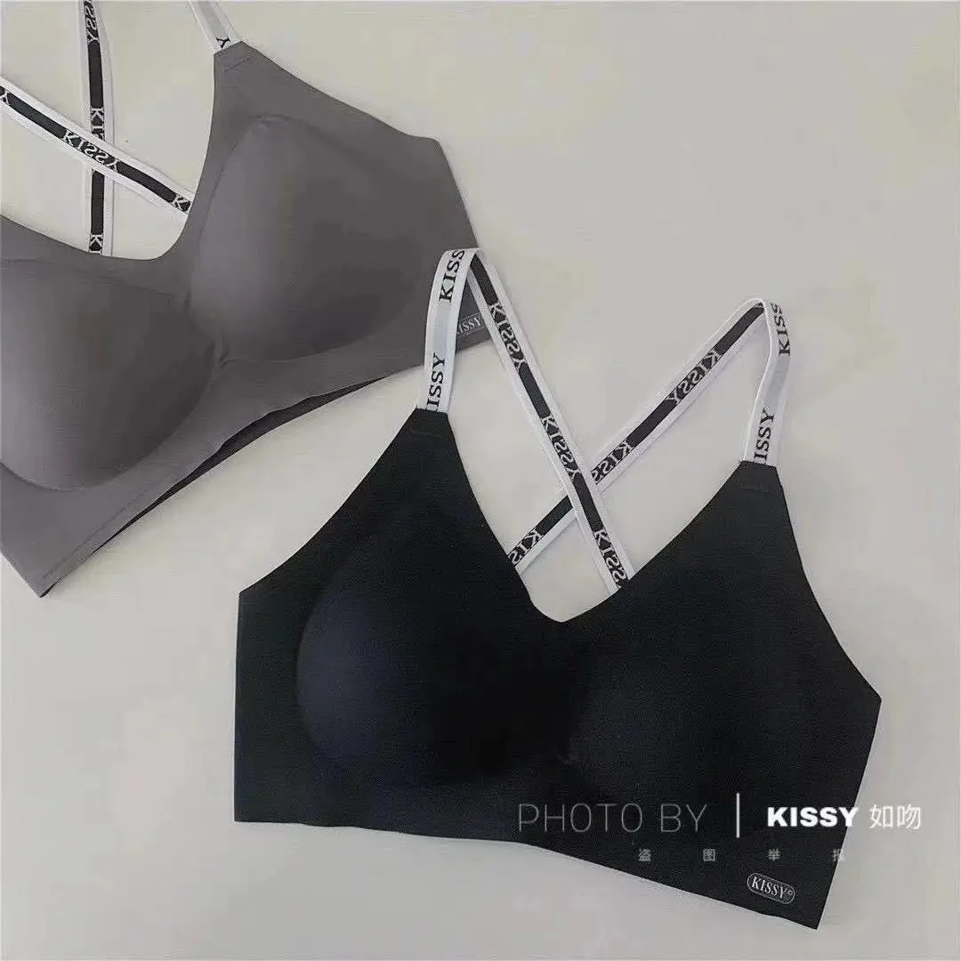 The new Kissy Sporty lingerie set women's traceless one-piece sporty  shock-proof bra