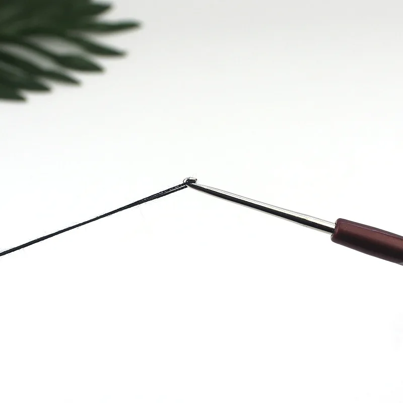 Description Picture 5 of item1pcs 0.5-2.5mm Crochet Hook Durable Knitting Needles For Knitting Lace Trim Plastic Handle Sewing Thread Accessories