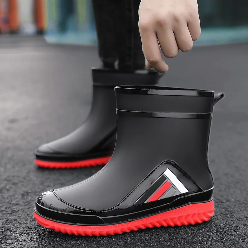 

Новые весенне-осенние мужские резиновые полусапожки на плоской подошве