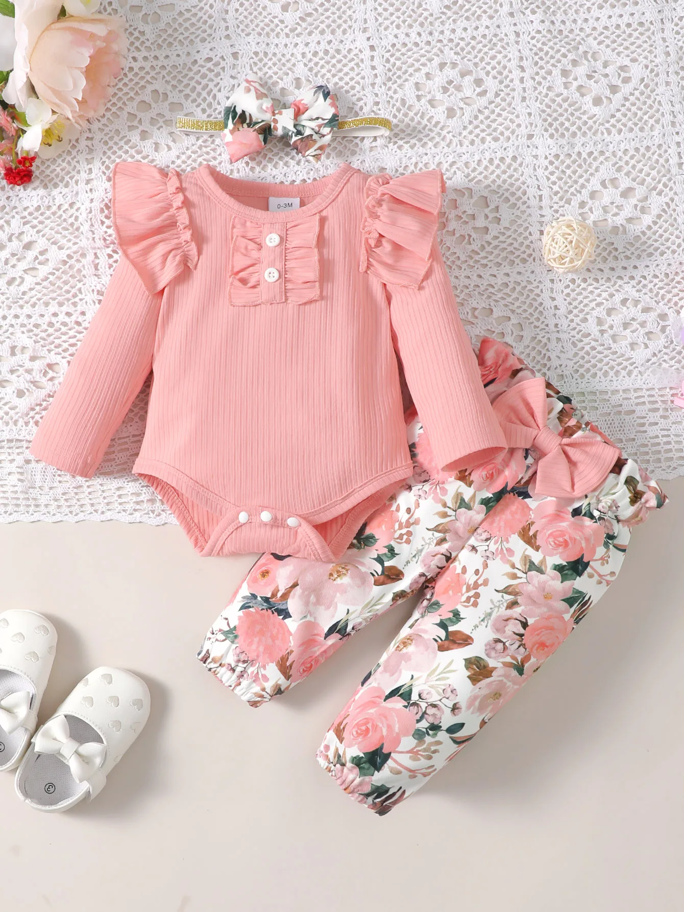 Conjunto de niña de encaje floral dulce y fresco, cómodo, fácil de usar, diseño estampado con hombros descubiertos, conjunto para niña