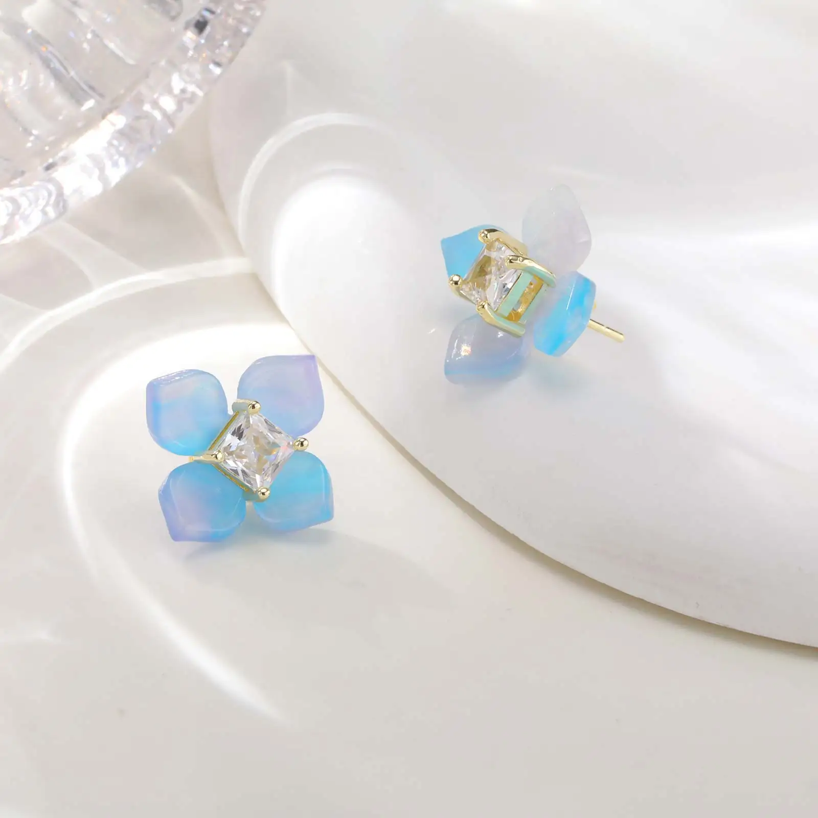 Exotische kubische Zirkon-Blumen-Ohrstecker mit Farbverlauf für Frauen, nicht allergisch, Blumen-Ohrringe aus Edelstahl, neues Schmuckgeschenk – Detail 10