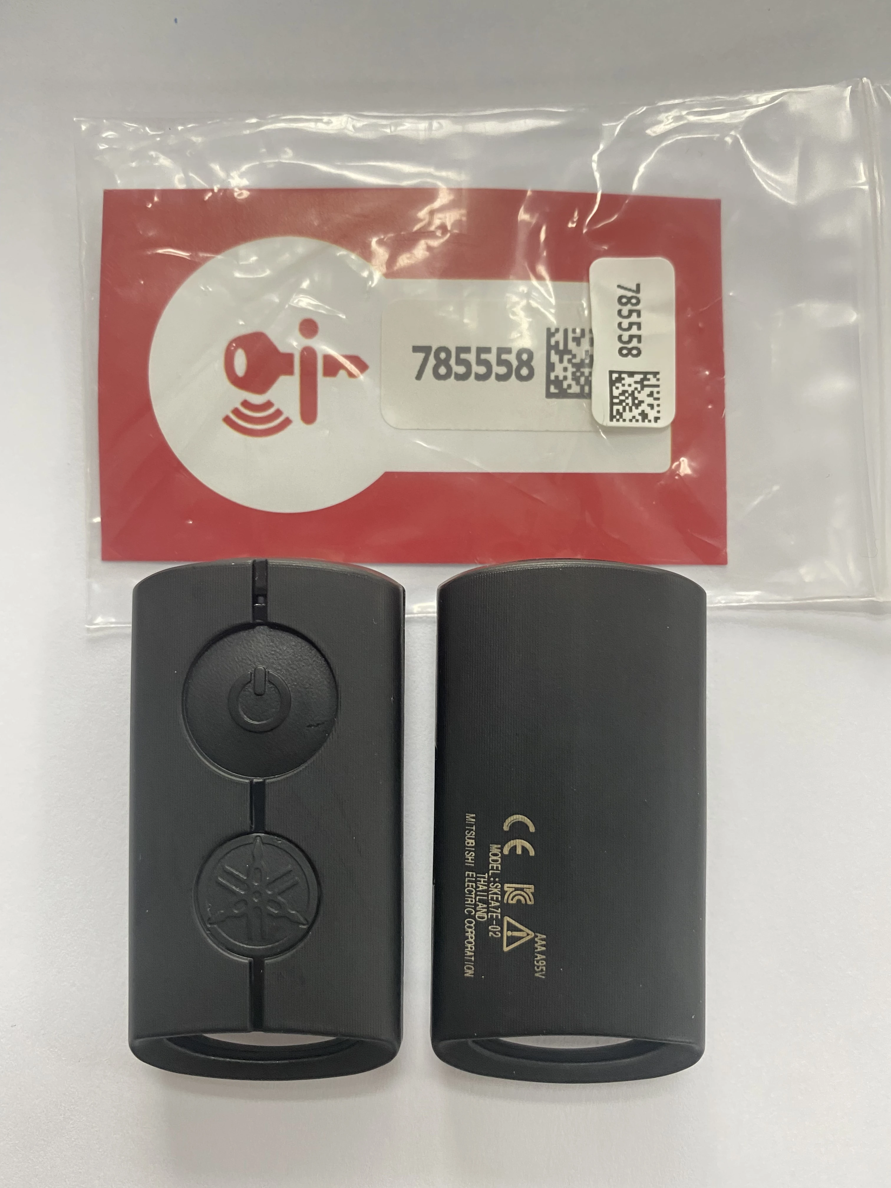 원래 OEM 번호 B2TH 62610200 오토바이 제어 키 Fob 433.92Mhz ID49 칩 Yamaha NVX155 Xmax300 Xmax 125 250 300 400