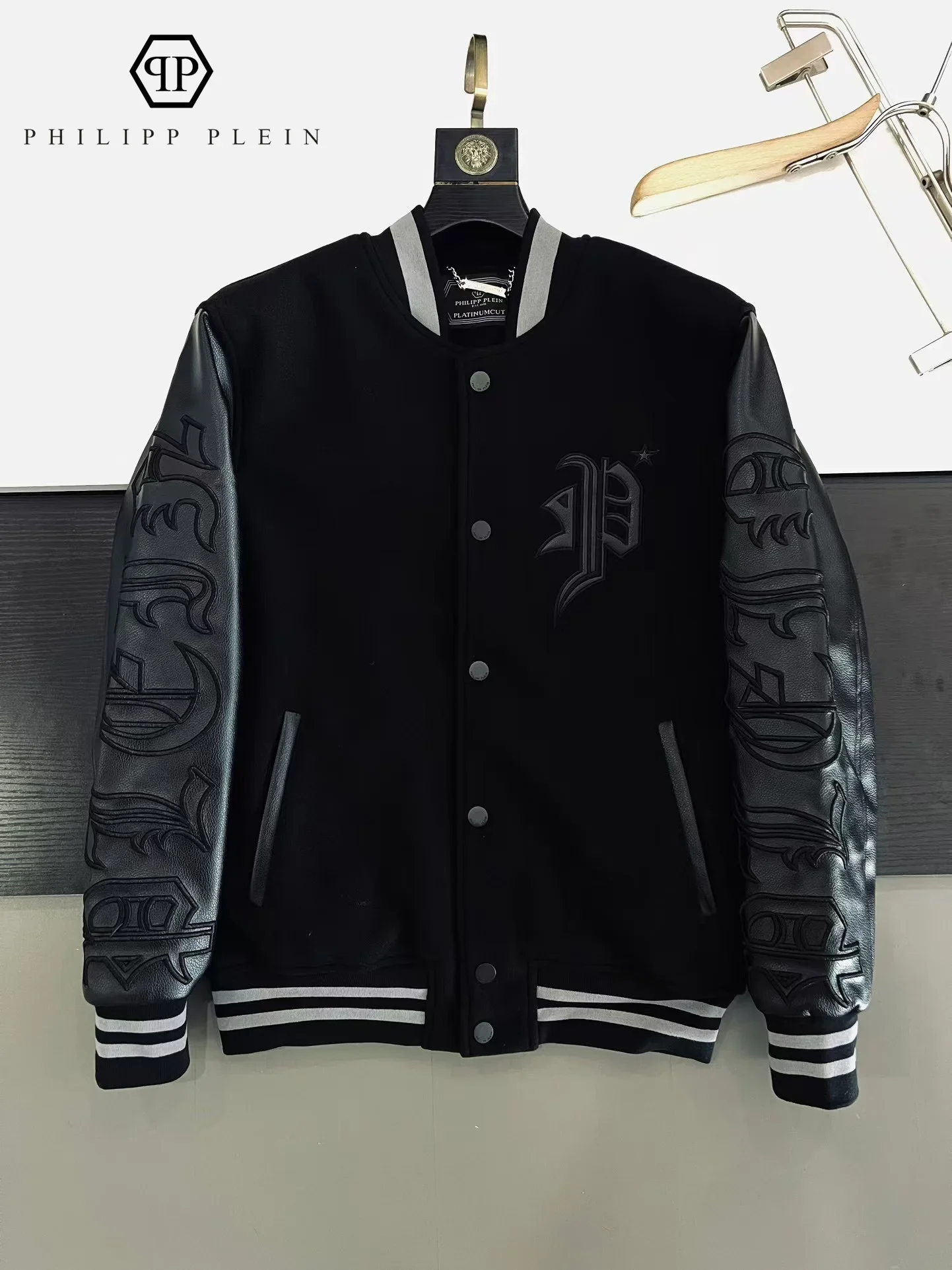 2024 Philipp Plein New Autumn/Winter Classic Fashion Trend Warm Cotton-padded Jackets for Men/women Trend Printed Diamond Jacket 2