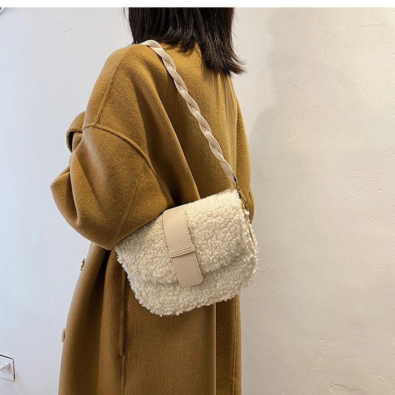 Plush Bag 2023 Winter Messenger Woven Shoulder Strap Saddle Underarm Bag New High Quality Plush Fur Bag Women's Handbag Designer