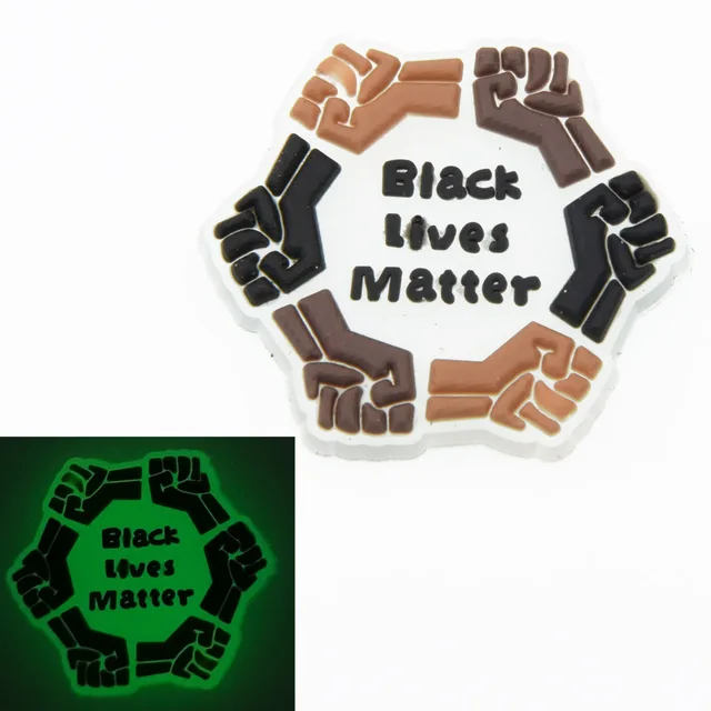 1pcs Glow in The Dark Croc Shoe Charms PVC Noctilucence Accessories Decoration Bad Bunny for Clogs JIBZ Button Charm Kids Gifts p5634