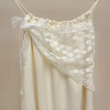 Fiore di pizzo Temperamento elegante Pizzo Donna Fiore Bianco Dolce Triangolo Sciarpa Sottile Nastro traspirante Stile artistico Foto di viaggio