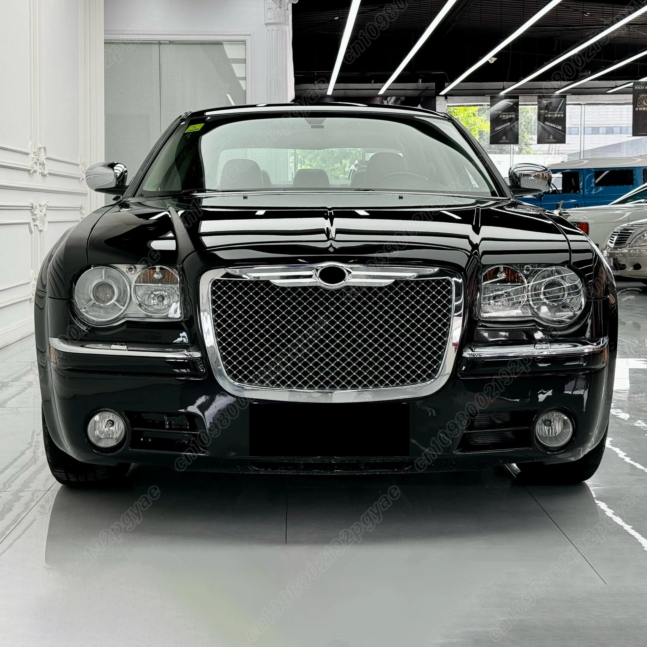 Mesh Front Hood Grille For Chrysler 300 / 300C 2005-2010 – Glossy Black Plastic