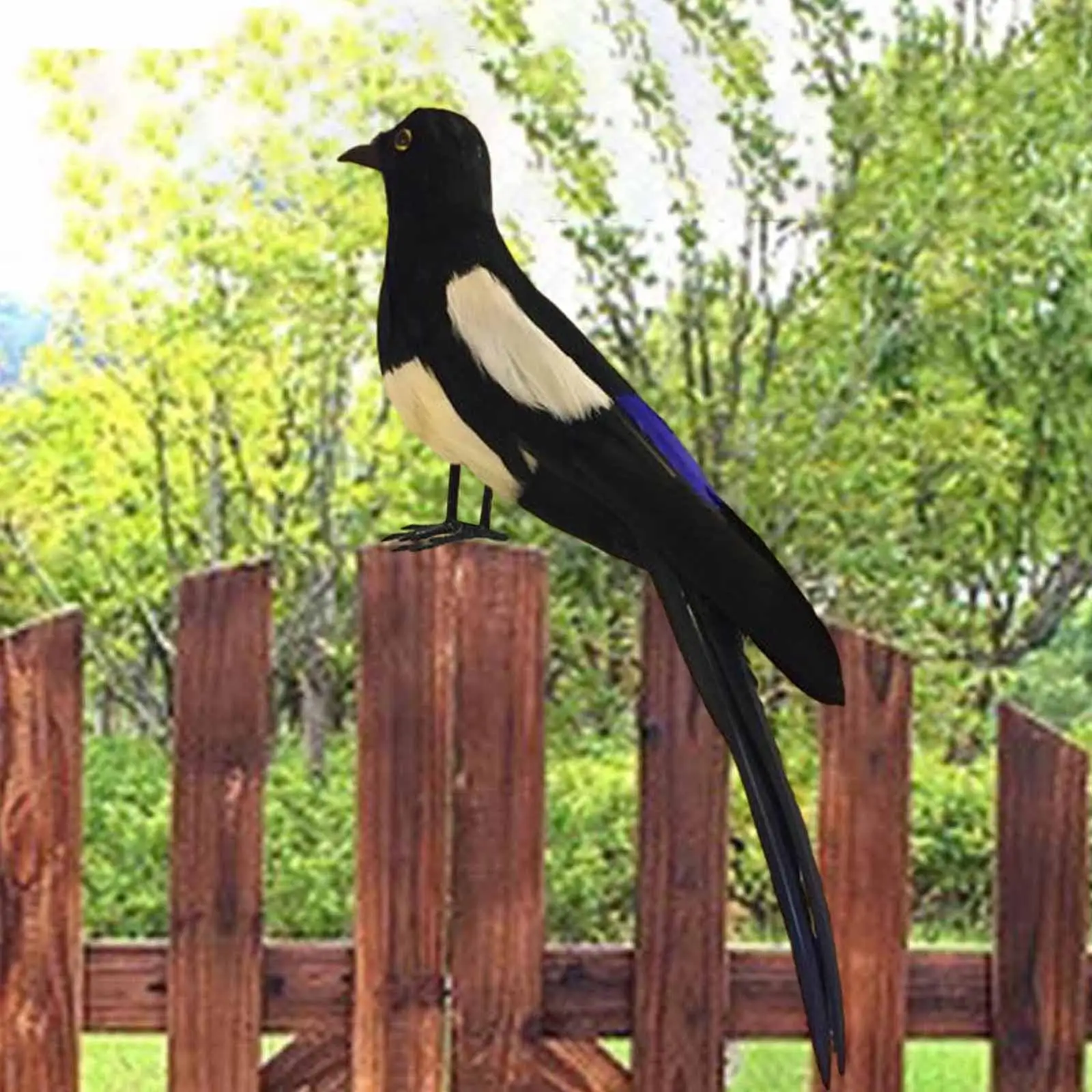 Magpie Simulation Bird Realistic Lifelike Artificial Bird Figurine Statue for Outdoor Lawn Photography Prop Garden Yard Art