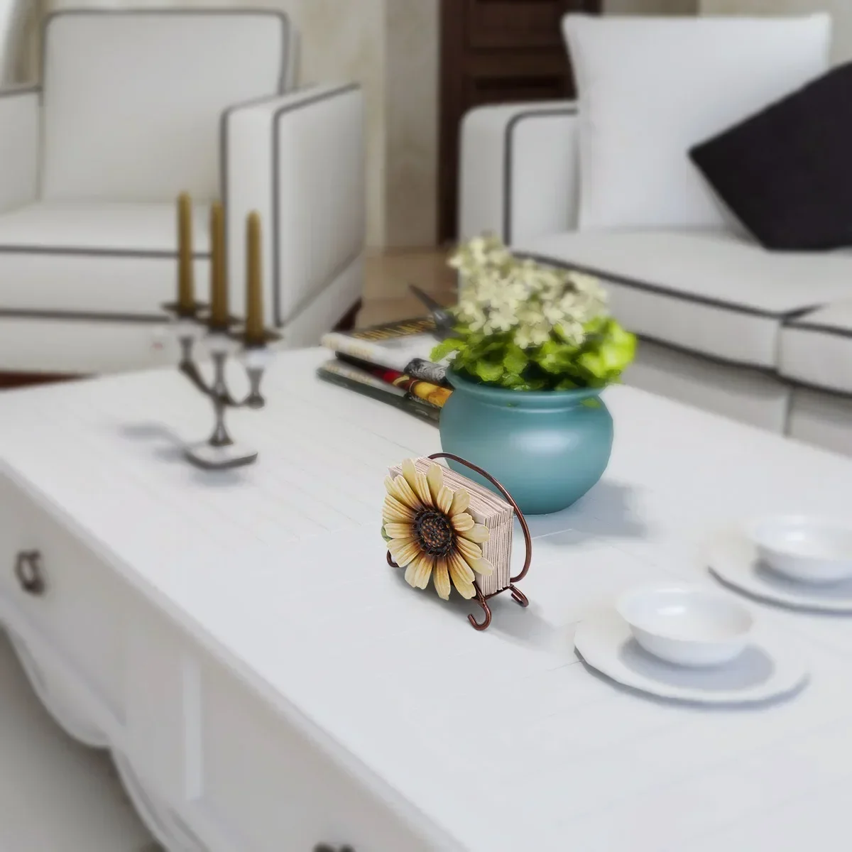 

iron paper towel holder retro pastoral country American chrysanthemum napkin holder ornament suitable for bedroom