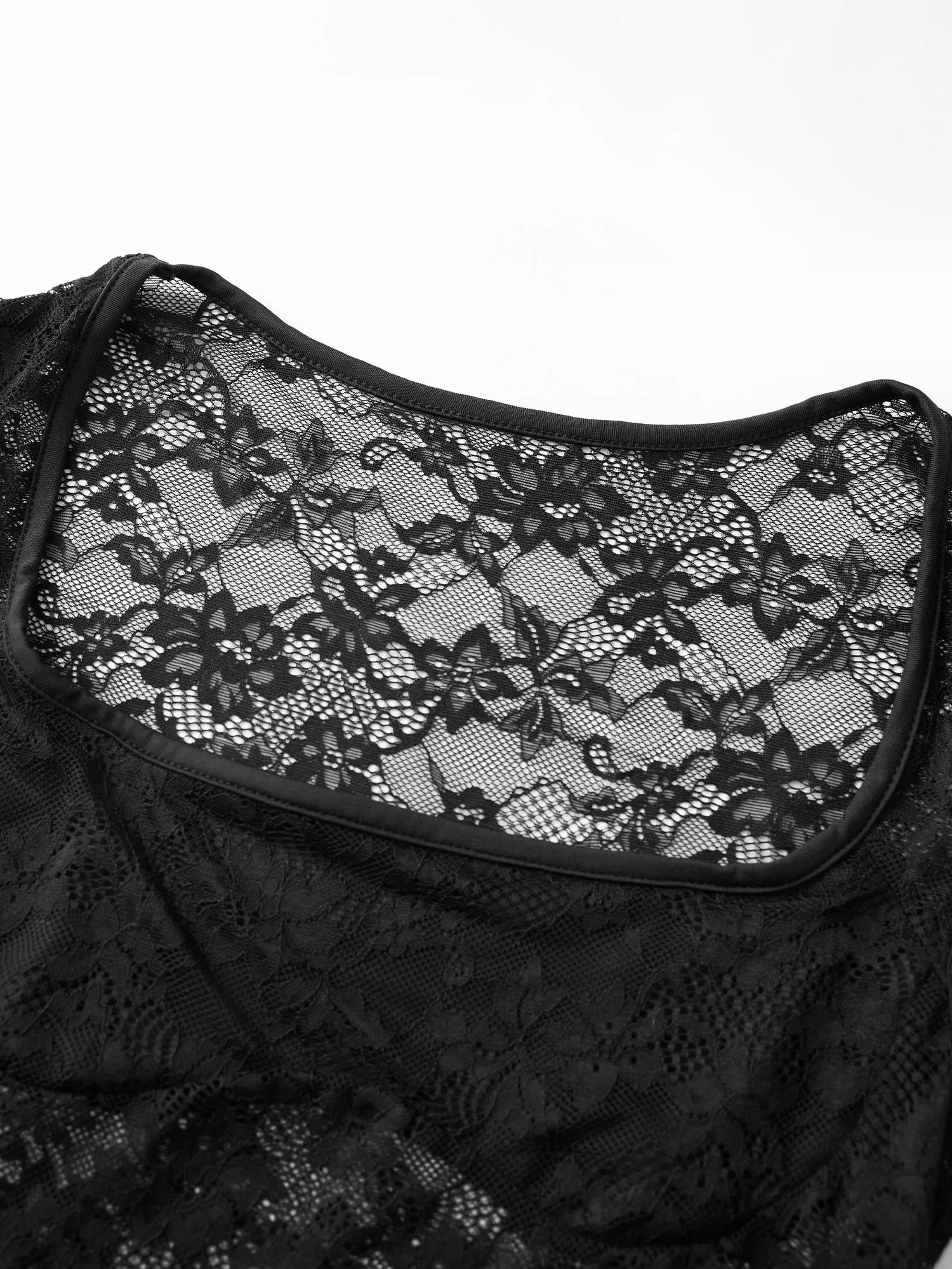 Elegant Floral Lace Romper Sleeveless V-Neck See-through Jumpsuit with Belt Sexy Clubwear Playsuit for Women