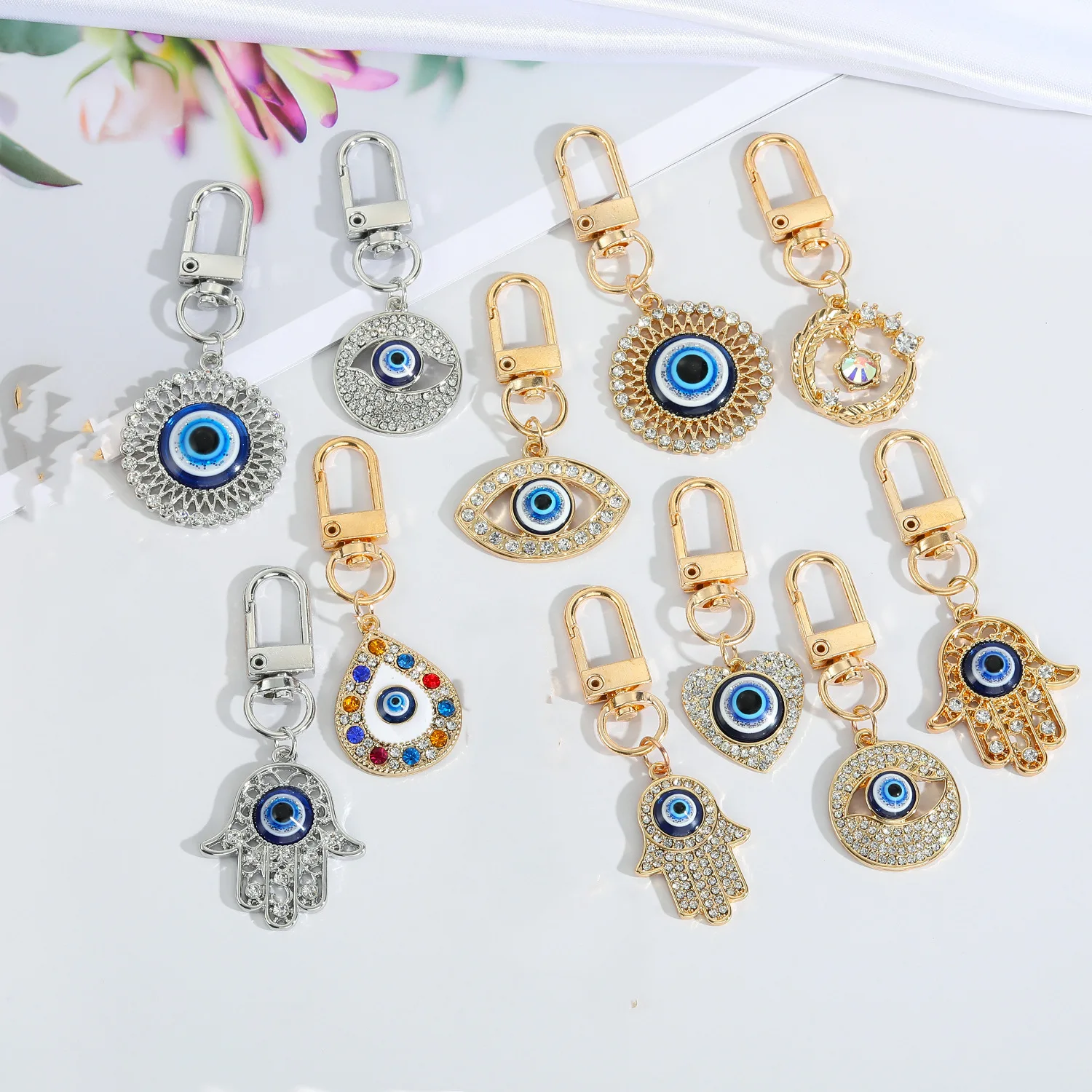 

12pcs Lucky Silver Gold Color Evil Eye Hamsa Hand Keychain Key Ring Bling Heart Blue Eye Bag Car Key Accessories