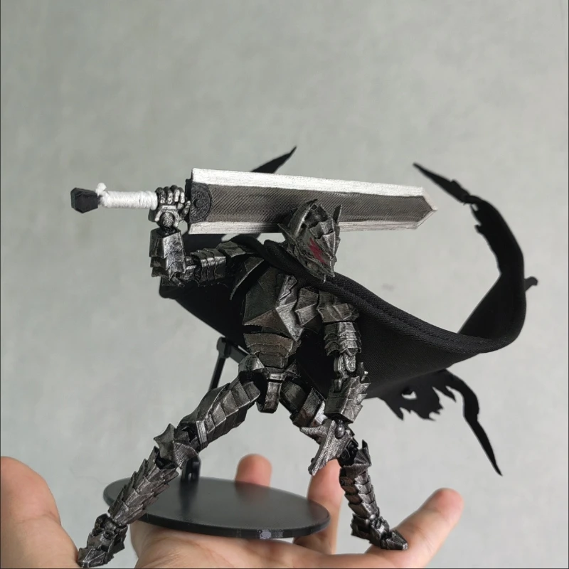 3D-gedrucktes Spielzeugmodell Berserker Actionfigur mit mehreren Gelenken, Heimdekoration, Tischdekoration, inklusive Umhang