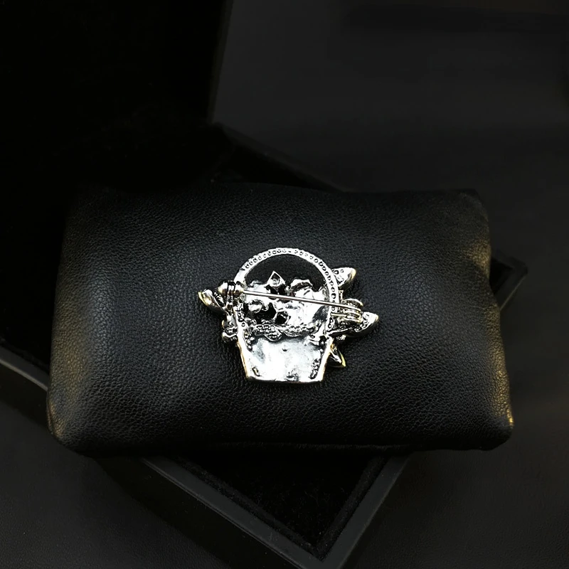 Flower Basket Small Brooch Corsage Women's Sweater Knitwear Pin Clothing Accessories Luxury Cardigan Buckle Fashion Jewelry 530