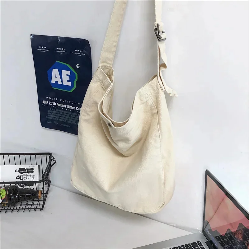 

Large capacity crossbody bag, Korean simple and lazy style, artistic wash canvas student shoulder leisure shopping bag