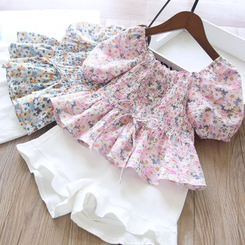 

Children's Wear 2021 Summer New Girls Korean Edition With Floral Top And Embroidered Shorts Two-Piece Set