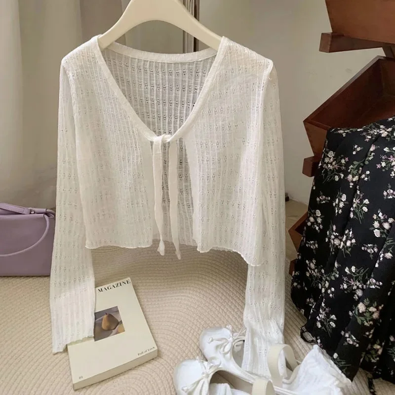 White [knitted 8531]]