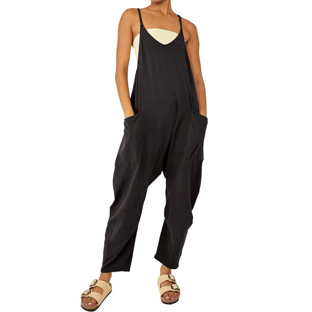 

Комбинезон женский летний однотонный с широкими штанинами и карманами на бретельках