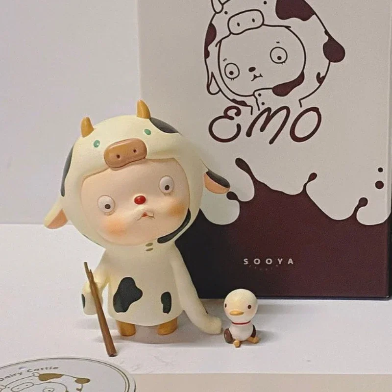Sooya Emo Dairy Cattle Figure Toy Piggy Cow Head with Mini