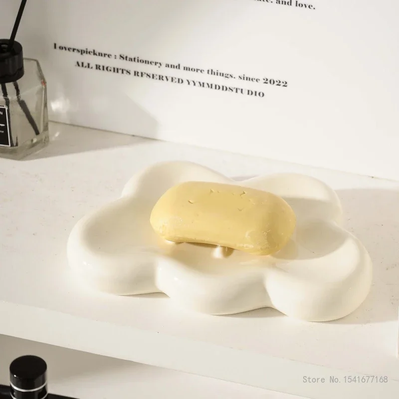 Cloudshaped Ceramic Soap Case Creative Drainage Dish Light Luxury Storage Boxes Household Bathroom Kitchen Articles Silver Cream