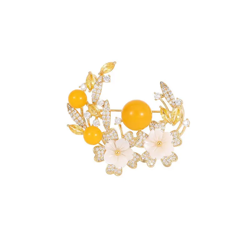 Elegant Temperament Flower Pearl Brooches Pins for Women Cubic Zirconia Mother Fritillary Brooch Luxury Wedding Corsage