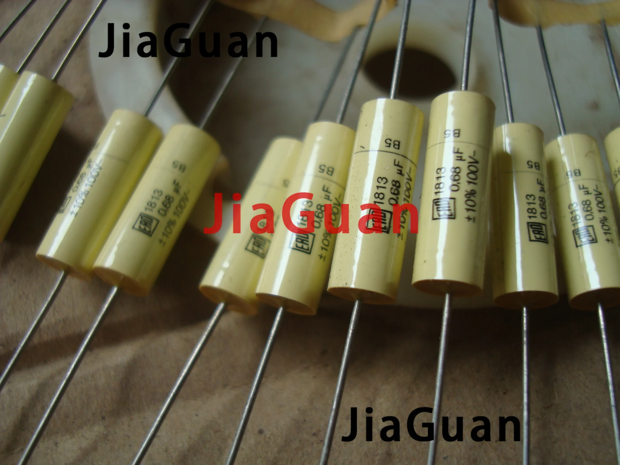 20PCS NEW VISHAY ERO MKT1813 0.68UF 100V 10 6X19MM axial film