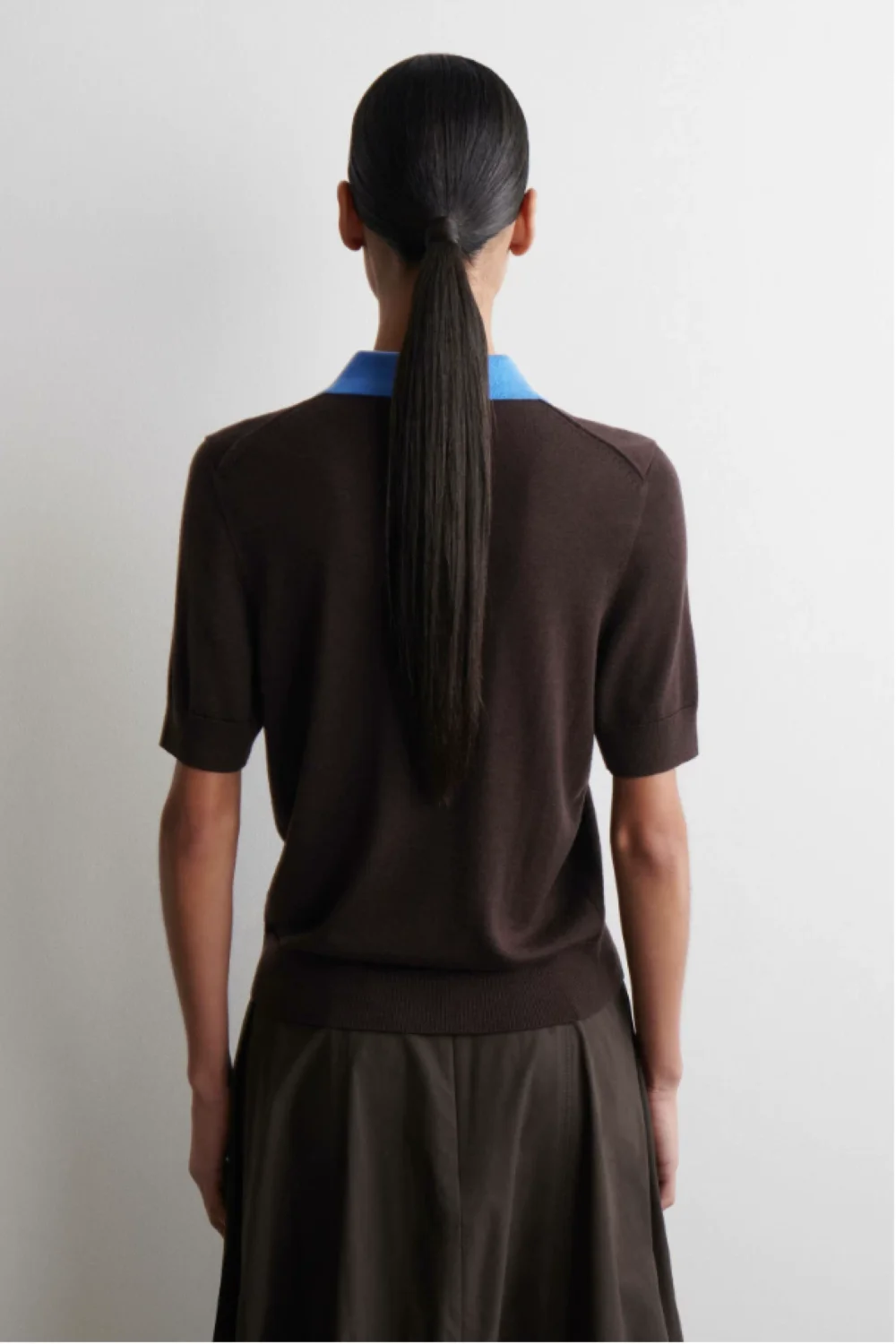 XIMIAN APPAREL 2026 COS Nuova Collezione Primavera - Polo in Maglia Blu/Marrone da Donna Stile Casual e alla Moda - Top Semplice ed Elegante - immagine 4