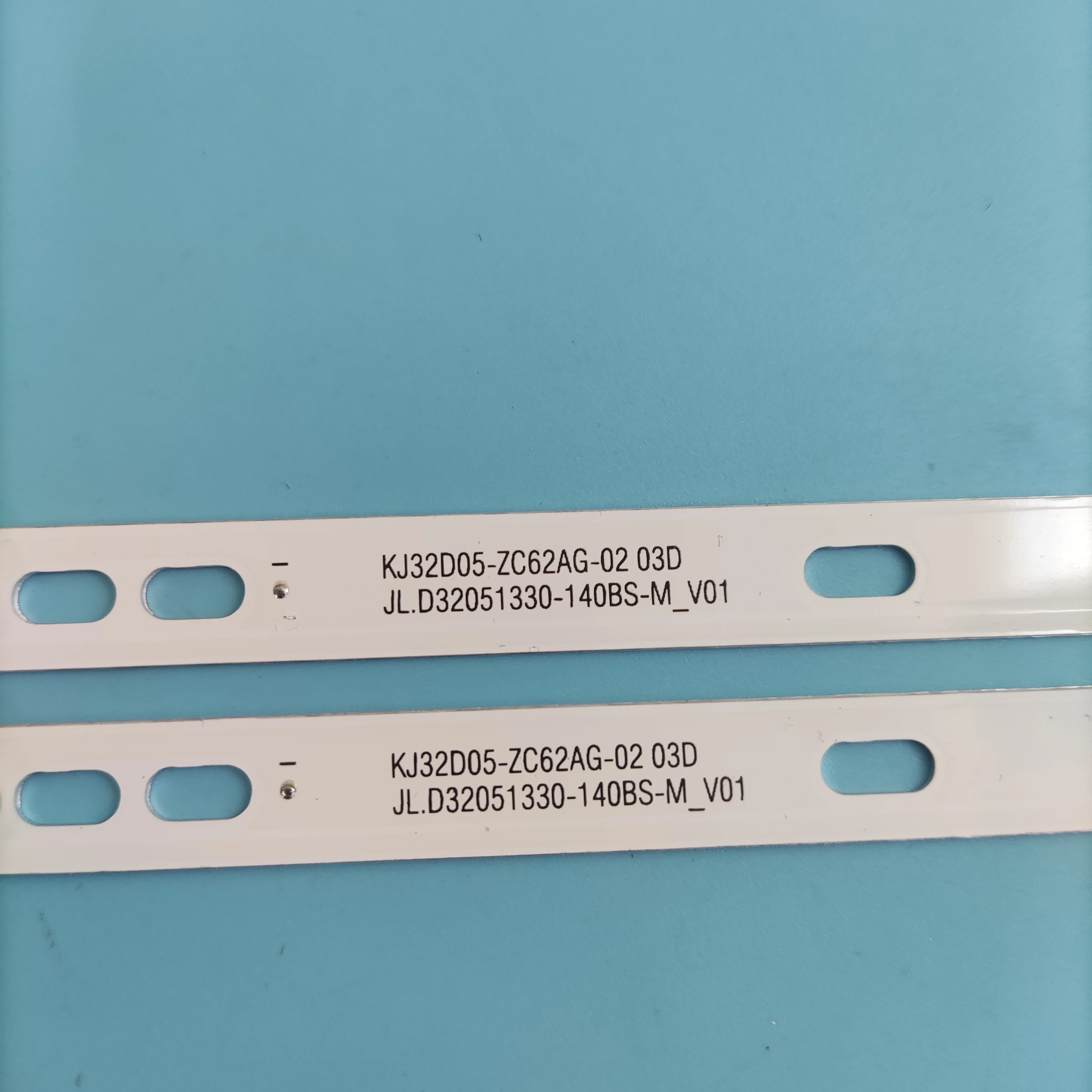 Фото Задняя крышка для телевизора speeddl320hy (телефон) TCL L32S60A 32X3 32E1A 32E381S PTV3215ILED 32HE2HDTA1 BT3202B 3201B №3