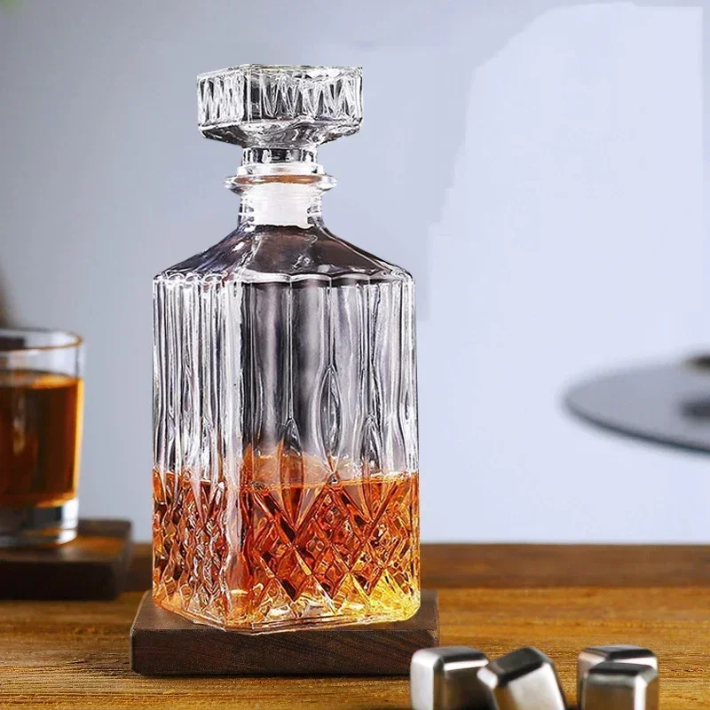 Whiskey Decanters for Liquor Scotch Bourbon Novelty Design Wine Glass Bottle Lead-Free Glass Bottle 3 Styles 1000ml