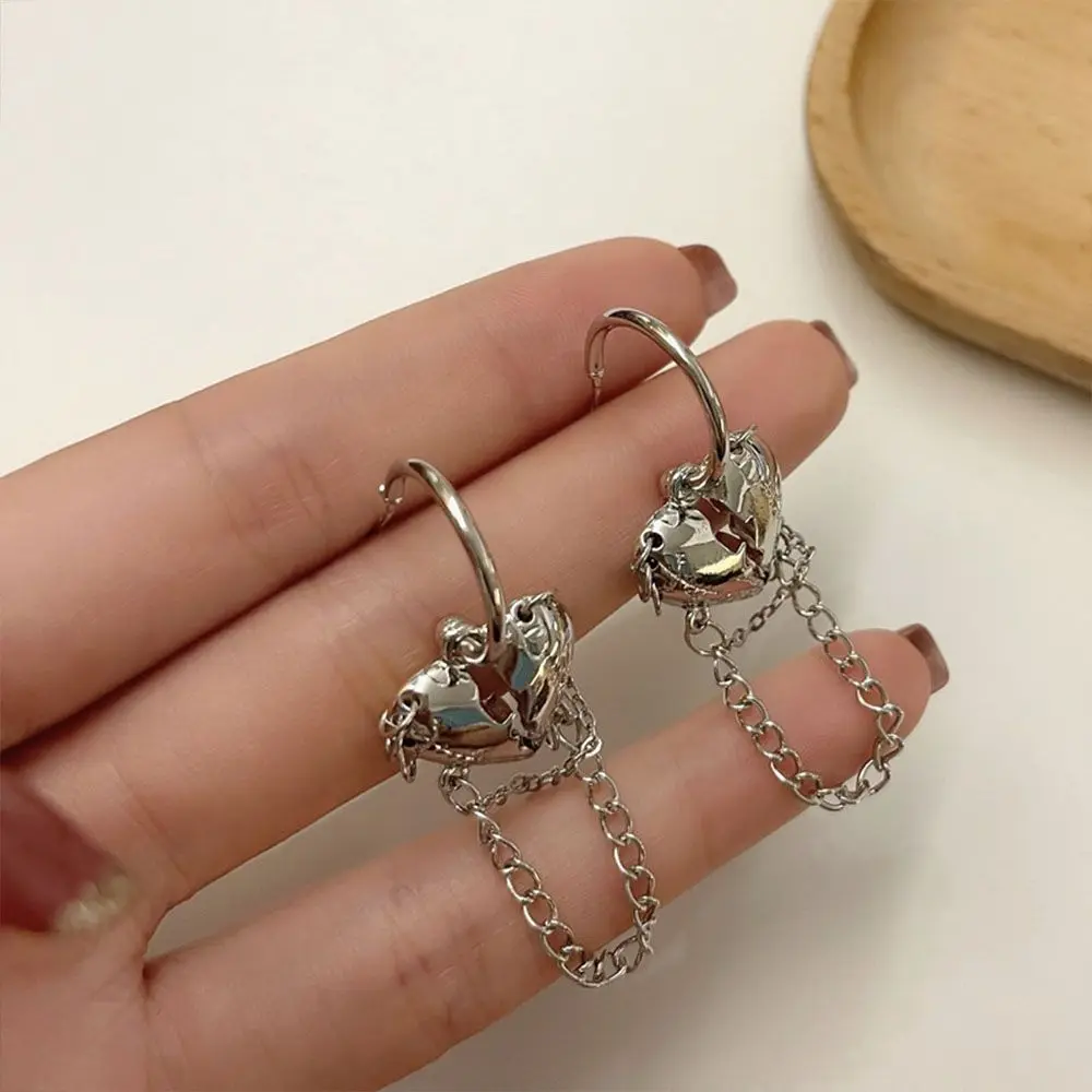 

Корейские крутые красивые модные серьги в форме сердца для женщин, простые серьги-кольца с цепочкой и кисточками, длинные серьги с-образной формы, ювелирные изделия