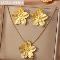 LUXUKISSKIDS 2 قطعة المرأة الموضة العصرية الفولاذ المقاوم للصدأ زهرة أقراط قلادة مجموعة مجوهرات مطلية بالذهب هدايا الحفلات خلع الملابس 1