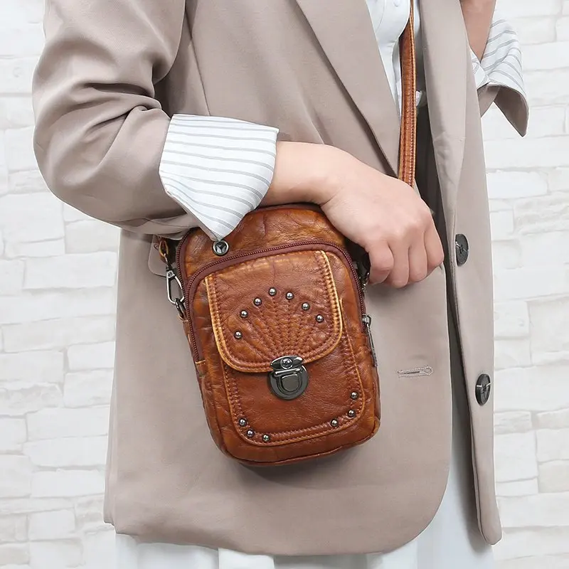 Retro Rivet Shoulder Bag Chain Crossbody Bags for Women Luxury Leather Messenger Bag Women Large Handbag Lady Bolsas De Mujer
