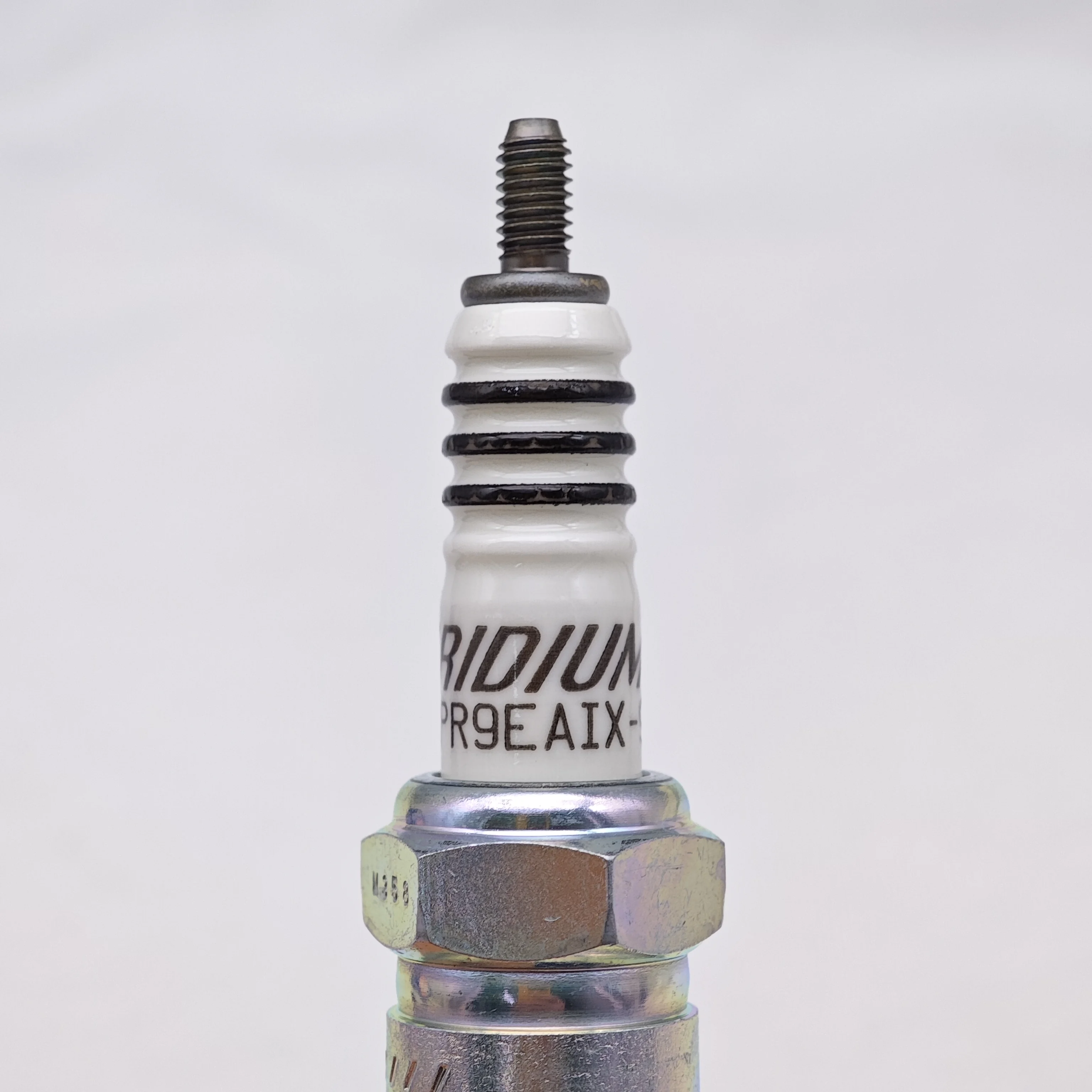 Original NGK Iridium Spark Plug CPR9EAIX-9 97673 FOR YAMAHA FJ-09 FJR1300ES FZ-09 MT-09 TRACER 900 XSR900 (19-15) 1pcs