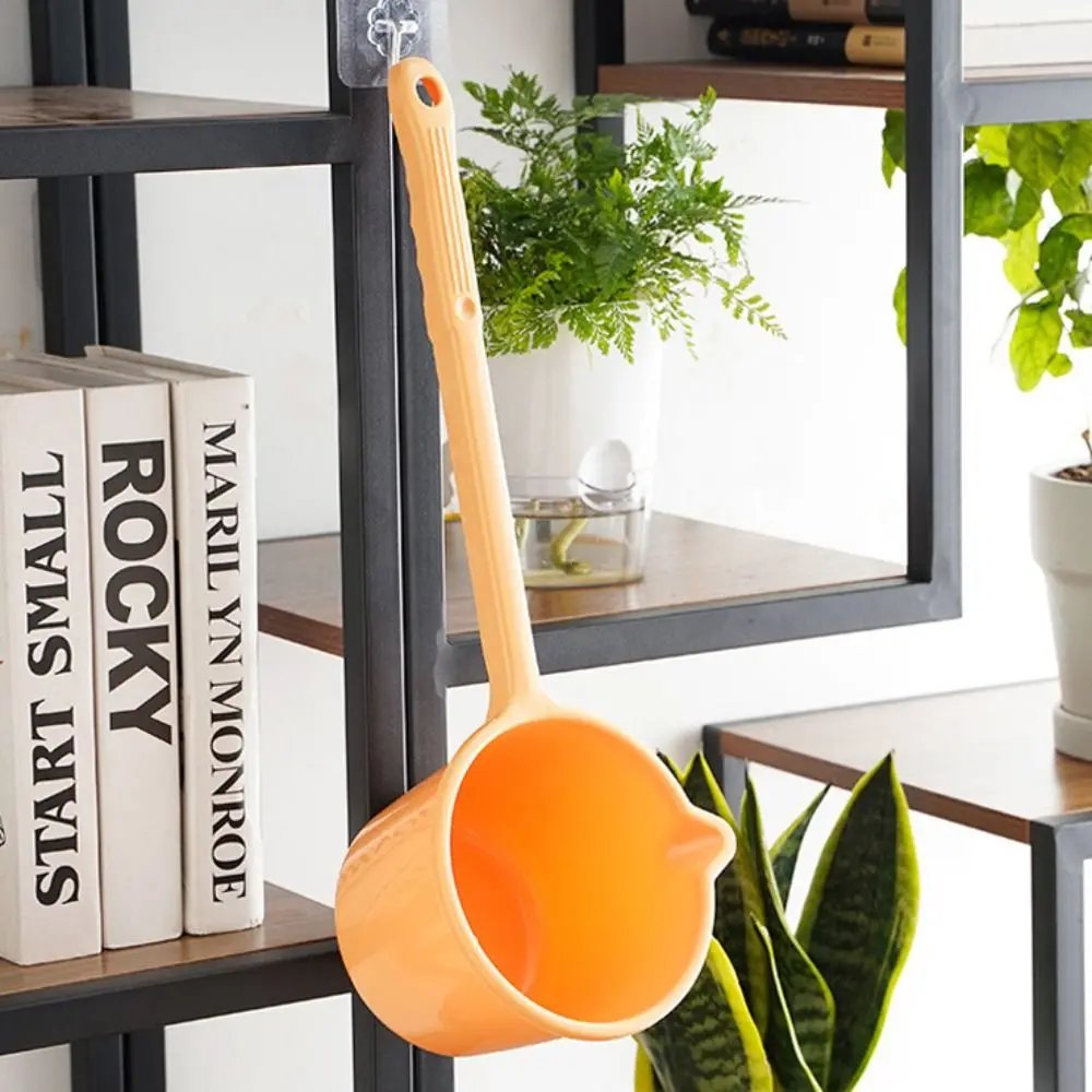 Thickened Long Handle Water Scoops Deepened Non-slip Handle Kitchen Water Spoon Plastic Washing Ladle Watering Flower