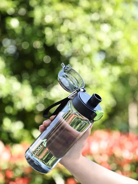 750ml Sports Water Bottle High Quality Tritan Material Drinking Bottle With Straw Portable Durable Gym Fitness Outdoor Sport Cup 2