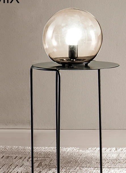 

Итальянский минималистский угловой столик для дивана, новый роскошный угловой столик для гостиной комнаты, черный маленький круглый стол