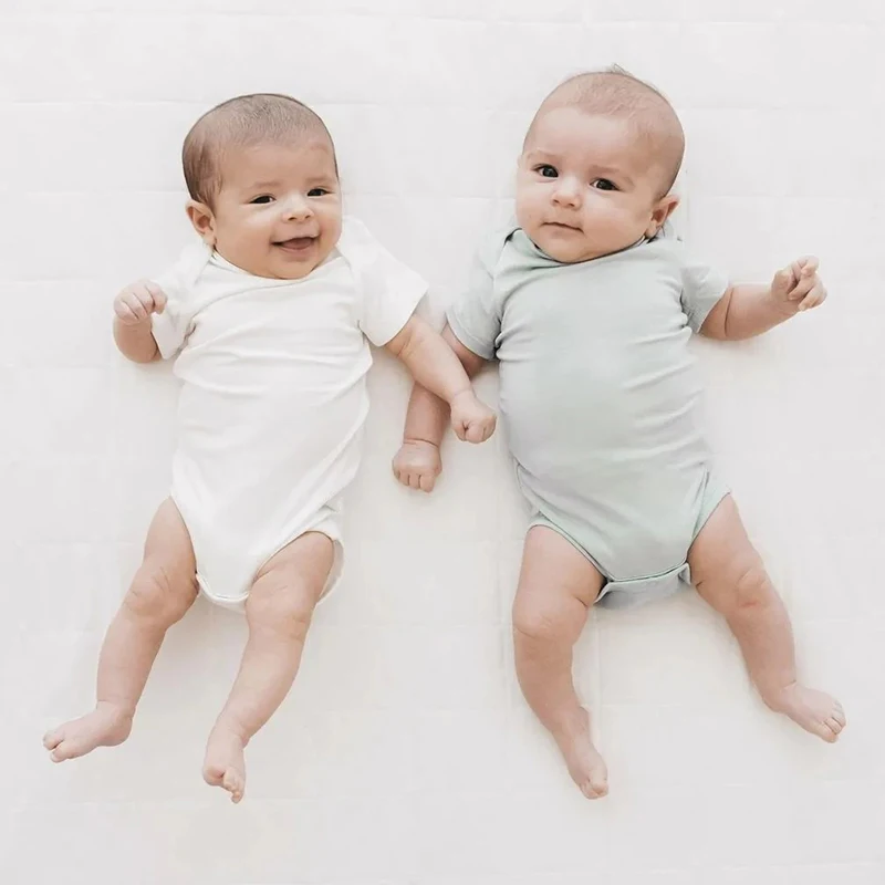 apolina 18-24m ロンパース オーガニックコットン ベビージッパーロンパースGeometric