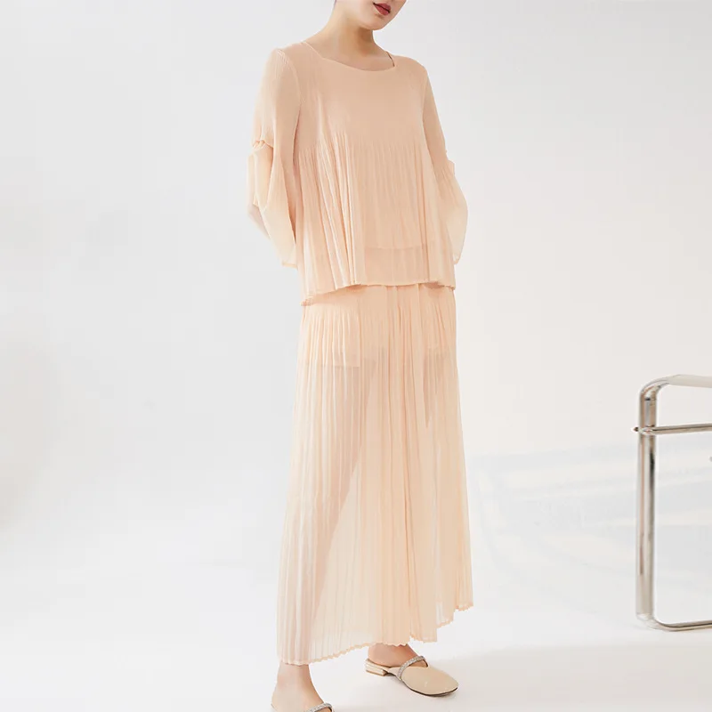 

Женский комплект одежды, летняя однотонная свободная эластичная плиссированная шифоновая футболка с квадратным вырезом и расклешенными рукавами «миаке» + брюки