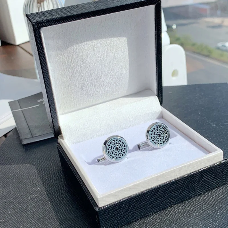 Cuff Links MB Round Designer 1:1 Leopard Print On Manhole Cover Black Man Shirt Cufflinks Classic Buttons With Box Set