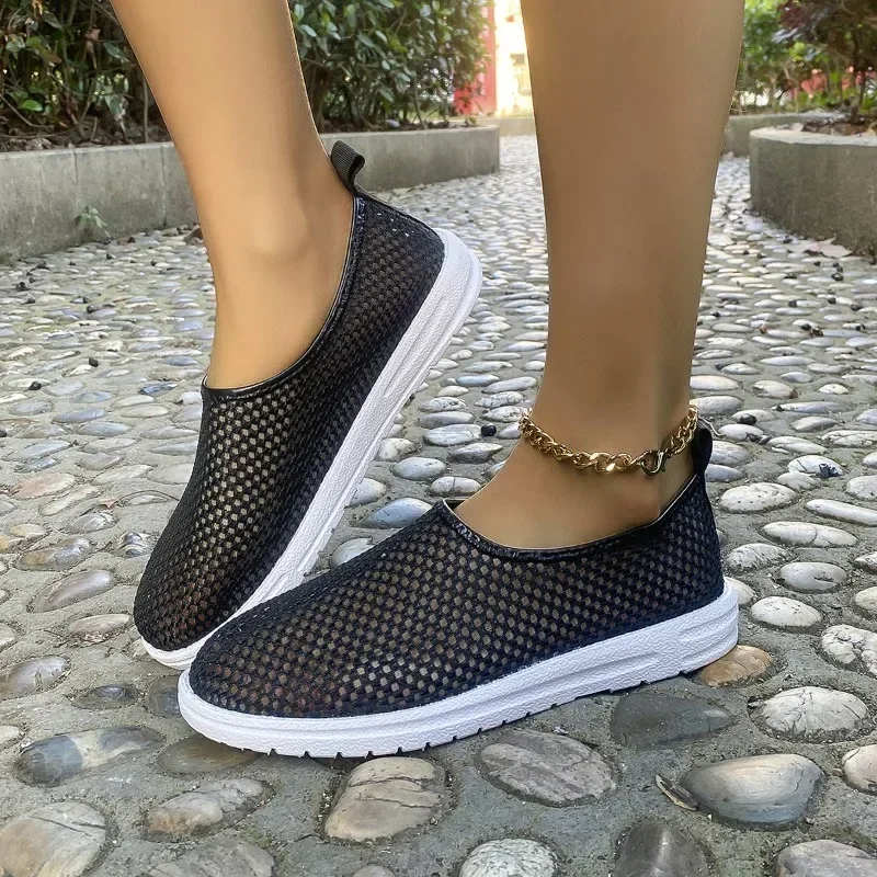 

Женские кроссовки больших размеров, Новинка весна-осень 2024, дышащая сетчатая женская обувь на плоской подошве, легкие удобные повседневные кроссовки для бега