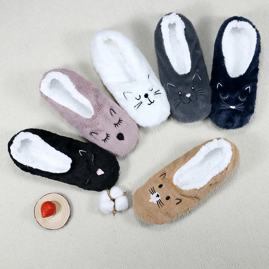 AOTOLK Womens Warm Slipper Home Plush Soft Fluffy Animal Pattern Cat Embroidery Cute Funny Thicken Non-slip Home Floor Shoes